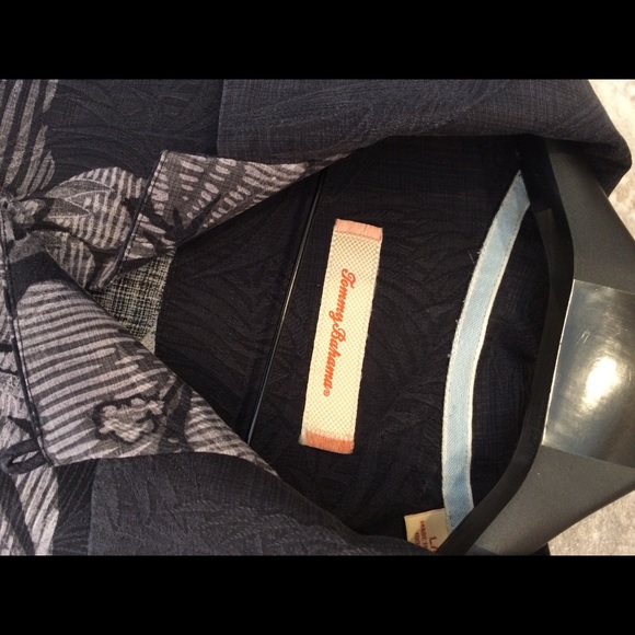 Tommy Bahama Silk Button Up Shirt - Picture 3 of 8